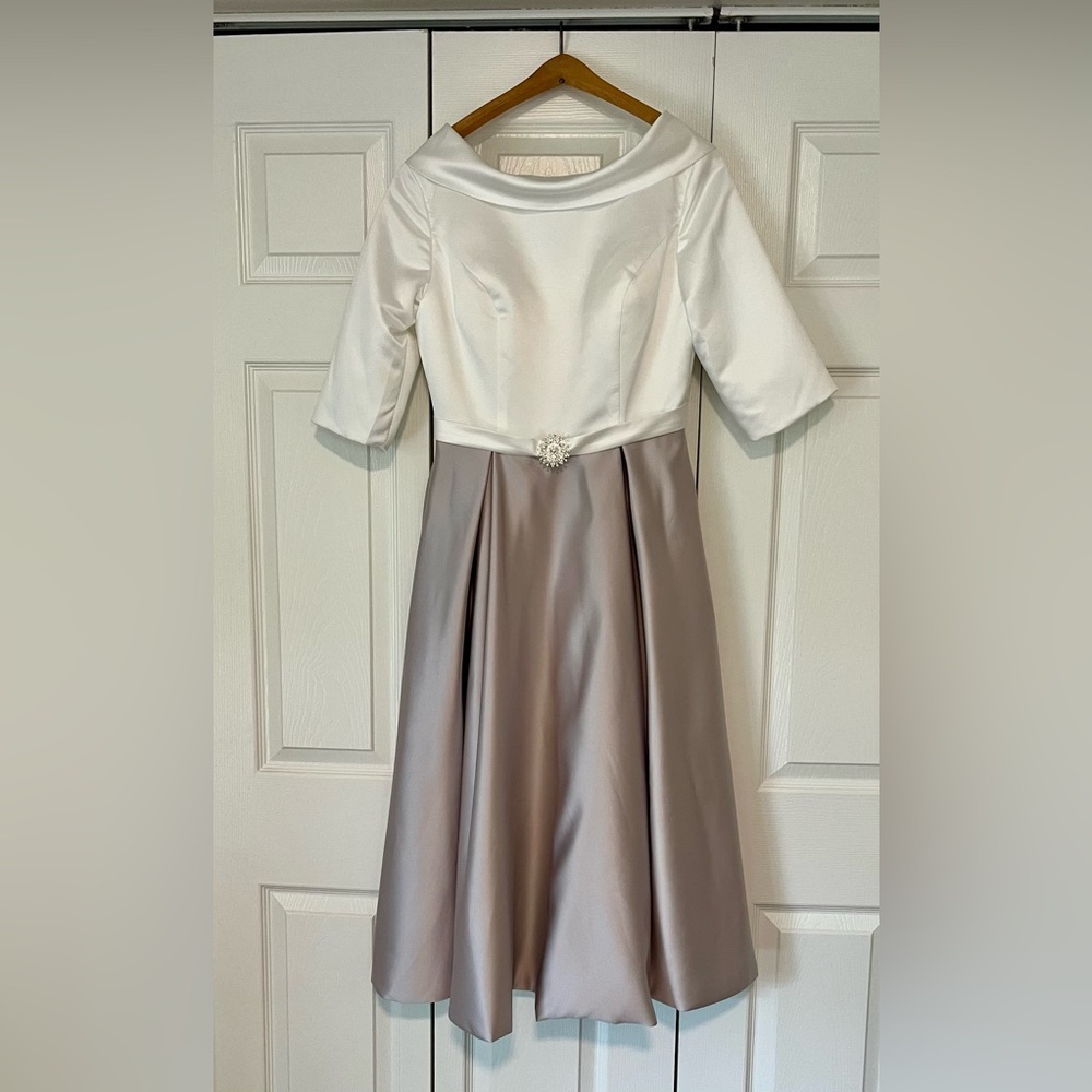 Mother of the Bride White and Silver Pleated A-Line Dress with Bateau Neckline